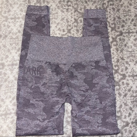 Gymshark camo leggings - Picture 3 of 4
